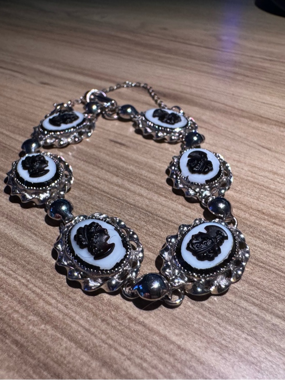 Vintage Black & White Cameo Plaque Sorrento Sterling Silver Bracelet 7 1/4”